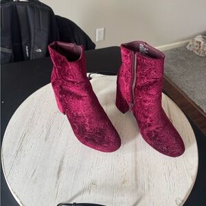 Elegant Velvet Ankle Boots - Burgundy